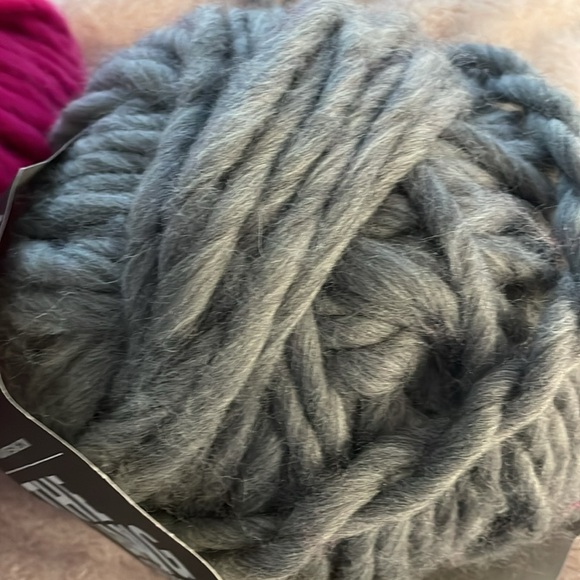 Two Skein of Wool and the Gang Wool in Hot Pink & Tweed Grey Skeins - Picture 3 of 4
